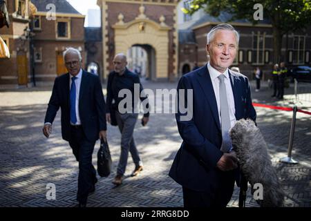 LA HAYE - 08/09/2023, LA HAYE - Eric van der Burg, secrétaire d'État à l'asile et à la migration, au Binnenhof avant la réunion hebdomadaire du cabinet. ANP RAMON VAN flymen netherlands Out - belgique Out Banque D'Images