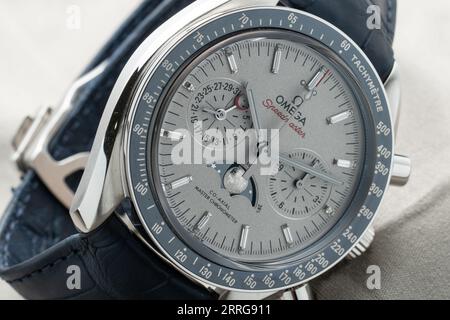 Omega Speedmaster Chronographe avec phase de lune Banque D'Images