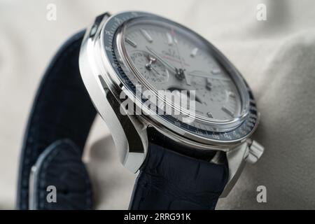 Omega Speedmaster Chronographe avec phase de lune Banque D'Images