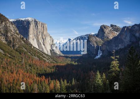 Vues hivernales à tunnel View dans le parc national de Yosemite, Californie. Banque D'Images