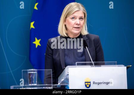 220517 -- STOCKHOLM, le 17 mai 2022 -- la première ministre suédoise Magdalena Andersson assiste à une conférence de presse à Stockholm, en Suède, le 17 mai 2022. La Suède et la Finlande soumettront conjointement mercredi leurs demandes d'adhésion à l'OTAN à l'Organisation du Traité de l'Atlantique Nord, a déclaré mardi la première ministre suédoise Magdalena Andersson. /Document via Xinhua SWEDEN-STOCKHOLM-FINLAND-NATO-MEMBERSHIP-APPLICATION NinnixAndersson/GovernmentxOfficesxofxSweden PUBLICATIONxNOTxINxCHN Banque D'Images