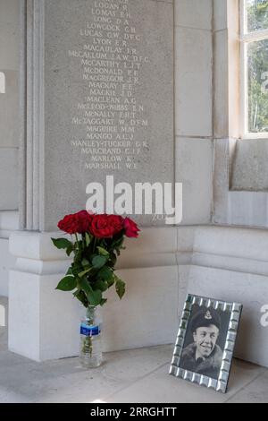 Runnymede Air Force Memorial, Surrey, Angleterre, Royaume-Uni, qui commémore nommément plus de 20 000 hommes et femmes des forces aériennes tués dans la Seconde Guerre mondiale Banque D'Images