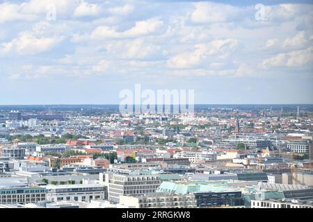 220526 -- BERLIN, le 26 mai 2022 -- une photo prise le 25 mai 2022 montre une vue de Berlin, capitale de l'Allemagne. ALLEMAGNE-BERLIN-SCENERY RenxPengfei PUBLICATIONxNOTxINxCHN Banque D'Images