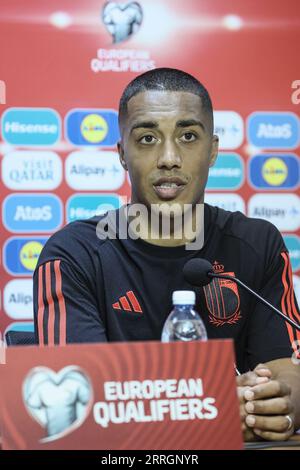 Bakou, Azerbaïdjan. 08 septembre 2023. Le Belge Youri Tielemans photographié lors d'une conférence de presse de l'équipe nationale belge de football Red Devils, à Bakou, Azerbaïdjan, vendredi 08 septembre 2023. Les Diables affrontent l'Azerbaïdjan demain. BELGA PHOTO BRUNO FAHY crédit : Belga News Agency/Alamy Live News Banque D'Images