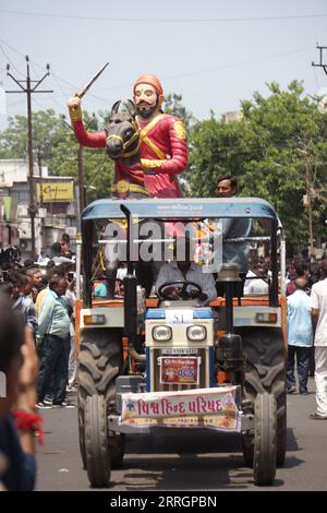 Rajkot, Inde. 7 septembre 2023. Statue de Chhatrapati Shivaji Maharaj avec cheval pendant janmashtami près de Malviya Chowk Rajkot. Crédit : Nasirkhan Davi/Alamy Live News Banque D'Images