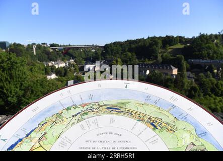 220615 -- LUXEMBOURG, le 15 juin 2022 -- la photo prise le 14 juin 2022 montre une vue de la ville de Luxembourg, Luxembourg. Photo de /Xinhua LUXEMBOURG-LUXEMBOURG VILLE-PAYSAGE RenxPengfei PUBLICATIONxNOTxINxCHN Banque D'Images