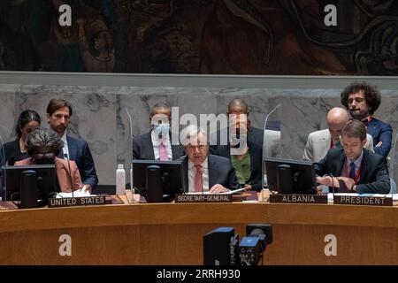 220621 -- NATIONS UNIES, le 21 juin 2022 -- le Secrétaire général des Nations Unies Antonio Guterres C prend la parole lors d une réunion du Conseil de sécurité sur la situation humanitaire en Syrie, au Siège de l ONU à New York, le 20 juin 2022. Le Secrétaire général de l’ONU Antonio Guterres a déclaré lundi que tous les canaux d’acheminement de l’aide humanitaire en Syrie devraient être maintenus disponibles. /Photo ONU/document via Xinhua CONSEIL DE SÉCURITÉ ONU-SYRIE-SITUATION HUMANITAIRE EskinderxDebebe PUBLICATIONxNOTxINxCHN Banque D'Images