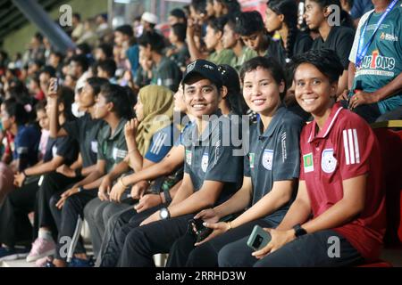 Le Bangladesh est venu de derrière pour tenir l'Afghanistan supérieur à un match nul 1-1 dans le deuxième match amical de la FIFA au Bashundhara Kings Arena, Dhaka, Bangla Banque D'Images