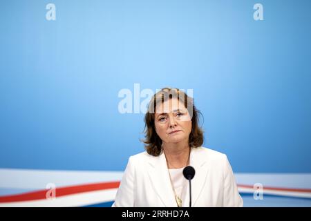 LA HAYE - le ministre sortant Karien van Gennip des Affaires sociales et de l'emploi s'adresse à la presse après la réunion hebdomadaire du cabinet. ANP RAMON VAN flymen netherlands Out - belgique Out Banque D'Images