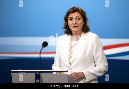 LA HAYE - le ministre sortant Karien van Gennip des Affaires sociales et de l'emploi s'adresse à la presse après la réunion hebdomadaire du cabinet. ANP RAMON VAN flymen netherlands Out - belgique Out Banque D'Images