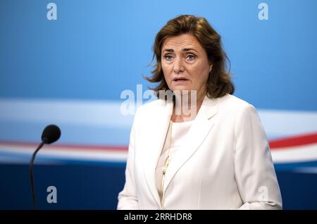 LA HAYE - le ministre sortant Karien van Gennip des Affaires sociales et de l'emploi s'adresse à la presse après la réunion hebdomadaire du cabinet. ANP RAMON VAN flymen netherlands Out - belgique Out Banque D'Images