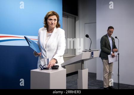 LA HAYE - le ministre sortant Karien van Gennip des Affaires sociales et de l'emploi s'adresse à la presse après la réunion hebdomadaire du cabinet. ANP RAMON VAN flymen netherlands Out - belgique Out Banque D'Images