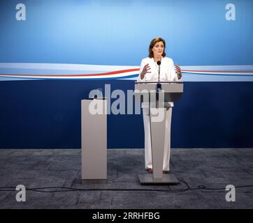 LA HAYE - le ministre sortant Karien van Gennip des Affaires sociales et de l'emploi s'adresse à la presse après la réunion hebdomadaire du cabinet. ANP RAMON VAN flymen netherlands Out - belgique Out Banque D'Images