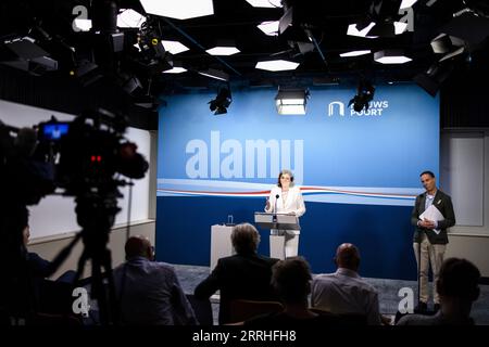 LA HAYE - le ministre sortant Karien van Gennip des Affaires sociales et de l'emploi s'adresse à la presse après la réunion hebdomadaire du cabinet. ANP RAMON VAN flymen netherlands Out - belgique Out Banque D'Images