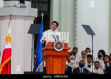 220630 -- MANILLE, le 30 juin 2022 -- Ferdinand Romualdez Marcos prend la parole lors de sa cérémonie d'inauguration à Manille, aux Philippines, le 30 juin 2022. Ferdinand Romualdez Marcos a prêté serment en tant que 17e président des Philippines jeudi au Musée national de Manille devant des milliers de personnes qui ont assisté à l'inauguration. PHILIPPINES-MANILLE-NOUVEAU PRÉSIDENT-CÉRÉMONIE D'INAUGURATION ROUELLEXUMALI PUBLICATIONXNOTXINXCHN Banque D'Images