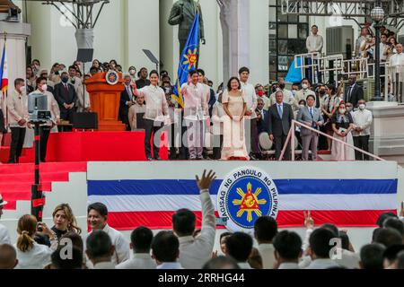 220630 -- MANILLE, le 30 juin 2022 -- Ferdinand Romualdez Marcos assiste à sa cérémonie d'inauguration à Manille, aux Philippines, le 30 juin 2022. Ferdinand Romualdez Marcos a prêté serment en tant que 17e président des Philippines jeudi au Musée national de Manille devant des milliers de personnes qui ont assisté à l'inauguration. PHILIPPINES-MANILLE-NOUVEAU PRÉSIDENT-CÉRÉMONIE D'INAUGURATION ROUELLEXUMALI PUBLICATIONXNOTXINXCHN Banque D'Images