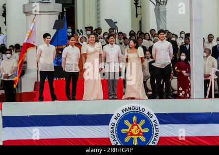 220630 -- MANILLE, le 30 juin 2022 -- Ferdinand Romualdez Marcos assiste à sa cérémonie d'inauguration à Manille, aux Philippines, le 30 juin 2022. Ferdinand Romualdez Marcos a prêté serment en tant que 17e président des Philippines jeudi au Musée national de Manille devant des milliers de personnes qui ont assisté à l'inauguration. PHILIPPINES-MANILLE-NOUVEAU PRÉSIDENT-CÉRÉMONIE D'INAUGURATION ROUELLEXUMALI PUBLICATIONXNOTXINXCHN Banque D'Images