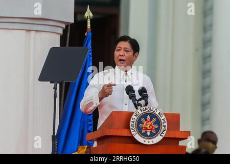 220630 -- MANILLE, le 30 juin 2022 -- Ferdinand Romualdez Marcos prend la parole lors de sa cérémonie d'inauguration à Manille, aux Philippines, le 30 juin 2022. Ferdinand Romualdez Marcos a prêté serment en tant que 17e président des Philippines jeudi au Musée national de Manille devant des milliers de personnes qui ont assisté à l'inauguration. PHILIPPINES-MANILLE-NOUVEAU PRÉSIDENT-CÉRÉMONIE D'INAUGURATION ROUELLEXUMALI PUBLICATIONXNOTXINXCHN Banque D'Images