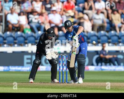 Cardiff, Royaume-Uni. 08 septembre 2023. Le capitaine de l'Angleterre, Joss Buttler, lors du match de la Metro Bank ODI Series entre l'Angleterre et la Nouvelle-Zélande à Sophia Gardens, Cardiff, Royaume-Uni, le 8 septembre 2023. Photo de Stuart Leggett. Usage éditorial uniquement, licence requise pour un usage commercial. Aucune utilisation dans les Paris, les jeux ou les publications d'un seul club/ligue/joueur. Crédit : UK Sports pics Ltd/Alamy Live News Banque D'Images