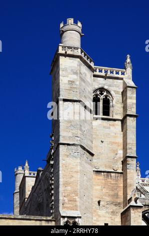 Palais des archevêques, St Just et cathédrale St-Pasteur. Place de la mairie. Narbonne, Occitanie, France Banque D'Images