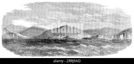 Pose du câble télégraphique de l'Atlantique - Valentia, 1858. Vue de Valentia, à laquelle l'île attache un intérêt considérable en relation avec l'Atlantic Telegraph, car il est destiné à recevoir l'extrémité européenne du câble, étant "la paroisse la plus proche de l'Amérique." Cette île, d'environ cinq miles de long et deux larges, est située près du sud-ouest de l'Irlande, à une courte distance au sud de Dingle Bay. Extrait de "Illustrated London News", 1858. Banque D'Images