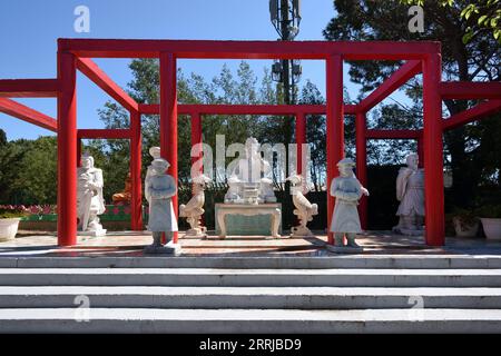 Cépages bouddhistes, Sculpture, sculptures ou jardin de sculptures de style vietnamien Pagode Hong Hien Tu ou Fréjus Pagode Fréjus Var France Banque D'Images