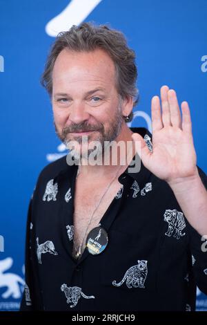 Venise, Italie. 08 septembre 2023. Peter Sarsgaard présent au Memory Photocall dans le cadre du 80e Festival du film de Venise (Mostra) à Venise, Italie, le 08 septembre 2023. Photo Aurore Marechal/ABACAPRESS.COM crédit : Abaca Press/Alamy Live News Banque D'Images