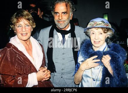 Maria Schell mit Bruder Maximilian Schell und Inge Meysel, BEI der Premire der TV-Mini-Serie : Peter der Große, Originaltitel : Peter the Great, 1986, Maximilian Schell spielt darin die Hauptrolle. Banque D'Images