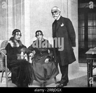 "Coup d'État au Portugal ; en attente d'exil : le docteur Bernardino Machado, président renversé de la République portugaise, en route pour Madrid ; avec lui, ses filles", 1917. Extrait de "l'Album de la Guerre 1914-1919, Volume 2" [l'Illustration, Paris, 1924]. Banque D'Images