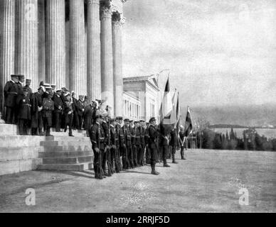 'Les Evenements de GRECE ; A Athenes, le 27 janvier 1917, la ceremonie de réparation pour la sanglante agression du 1e décembre précédent contre les marins alli&#xe9;s', 1917. Première Guerre mondiale : événements en Grèce ; cérémonie de réparation de l'attaque sanglante du 1 décembre contre les marins alliés, Athènes, 27 janvier 1917. Extrait de "l'Album de la Guerre 1914-1919, Volume 2" [l'Illustration, Paris, 1924]. Banque D'Images