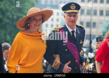 220721 -- BRUXELLES, le 21 juillet 2022 -- le Roi Philippe R et la Reine Mathilde de Belgique assistent à un événement des célébrations de la Fête nationale belge à Bruxelles, Belgique, le 21 juillet 2022. La Belgique a célébré sa fête nationale le 21 juillet. BELGIQUE-BRUXELLES-JOURNÉE NATIONALE ZhengxHuansong PUBLICATIONxNOTxINxCHN Banque D'Images