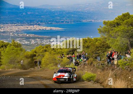 Athènes, Grèce. 08 septembre 2023. Esapekka Lappi (fin) et Janne Ferm (fin) de Hyundai Shell MOBIS World Rally Team, Hyundaii20 N Rally1 Hybrid, de Team Toyota Gazoo Racing WRT, Toyota GR Yaris Rally1 Hybrid, lors du Championnat du monde FIA des rallyes EKO Acropolis Rally Greece en SS Loutraki, Athènes, Grèce 08, 2023, en Grèce crédit : Agence photo indépendante/Alamy Live News Banque D'Images