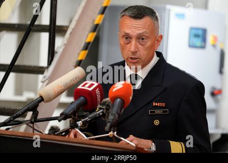 Riga, Lettonie. 08 septembre 2023. L'amiral Stephan Haisch de la flottille prend la parole lors de la conférence de presse à Riga. La manœuvre des côtes du Nord est un exercice de la marine allemande conçu pour promouvoir la coopération entre les pays de la région de la mer Baltique. Quatorze pays participent à l'exercice, dont l'Italie, la France, le Canada et les États-Unis. Crédit : Roman Koksarov/dpa/Alamy Live News Banque D'Images