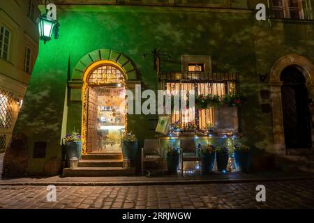 Ancien restaurant dans la vieille ville de Varsovie Banque D'Images
