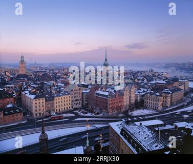 Suède, Stockholm, vue sur la vieille ville, soirée d'hiver Banque D'Images