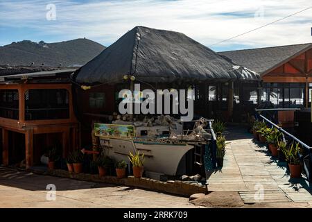 Ensenada, Mexique, 8 septembre 2023 : Etablissements de l'exposition publique de la Bufadora en Basse Californie au Mexique, c'est un lieu très touristique et v Banque D'Images