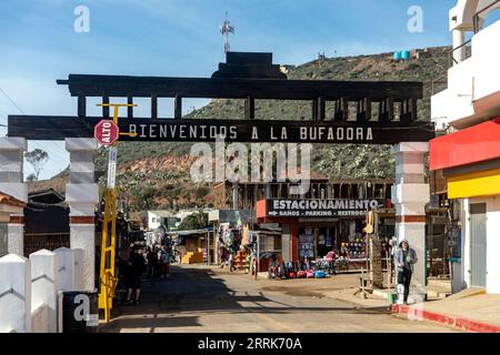 Ensenada, Mexique, 8 septembre 2023 : entrée au spectacle public de la Bufadora en Basse Californie au Mexique, c'est un lieu très touristique et visité Banque D'Images