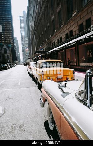 Manhattan, New York City, États-Unis, scène de rue, voiture classique Banque D'Images