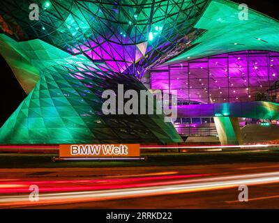 BMW, BMW World, BMW Museum, musée, musée automobile, musée de voiture, musée de véhicule à moteur, emplacement d'événement de double cône, double cône, emplacement d'événement, lieu d'événement, architecture, architecture moderne, BMW World, BMW Welt am Olympiazentrum, vue, vue moderne, industrie automobile, constructeur automobile, constructeur automobile, automobile Banque D'Images