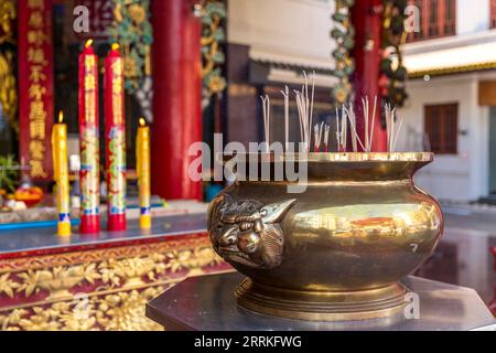 Bâtons d'encens, Guan Yin Shrine, Thien Fah Foundation, Chinatown, Bangkok, Thaïlande, Asie Banque D'Images