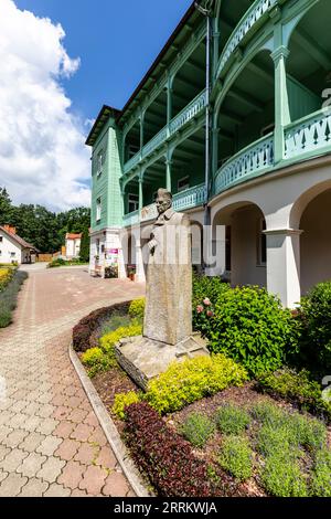 Europe, Pologne, voïvodie de Podkarpackie, Monastère des Sœurs de la Sainte famille de Nazareth à Komancza Banque D'Images