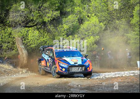 Loutraki, Lombardie, Grèce. 8 septembre 2023. THIERRY NEUVILLE de Belgique et MARTIJN WYDAEGHE de Belgique concourront avec leur Hyundai I20 N Rally1 Hybrid #11 lors du premier jour du Championnat du monde FIA des rallyes EKO Acropolis Rally le 08 septembre 2023 à Loutraki, Grèce. (Image de crédit : © Stefanos Kyriazis/ZUMA Press Wire) USAGE ÉDITORIAL SEULEMENT! Non destiné à UN USAGE commercial ! Banque D'Images