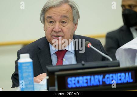 220924 -- NATIONS UNIES, 24 septembre 2022 -- le Secrétaire général des Nations Unies Antonio Guterres prend la parole lors d'une réunion de haut niveau sur le Sahel au siège des Nations Unies à New York, le 22 septembre 2022. POUR ALLER DE PAIR AVEC les chefs de l'ONU, des appels à des mesures créatives pour s'attaquer aux problèmes du Sahel / document via Xinhua un-GUTERRES-RÉUNION DE HAUT NIVEAU ManuelxElias / UNxPhoto PUBLICATIONxNOTxINxCHN Banque D'Images