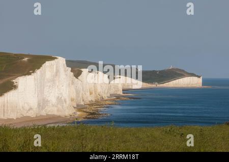 Angleterre, Sussex, East Sussex, Eastbourne, vue sur les falaises des Seven Sisters et le littoral depuis Seaford Head Banque D'Images