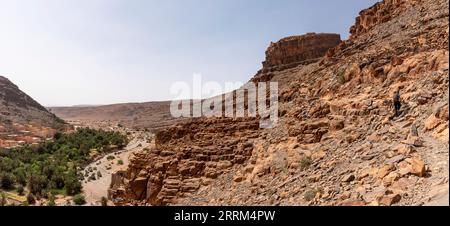 Vue panoramique sur les célèbres gorges d'Amtoudi dans les montagnes de l'anti-Atlas, au Maroc Banque D'Images