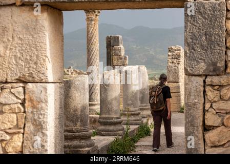 Ruines de l'ancienne ville romaine de Volubilis au Maroc, en Afrique du Nord Banque D'Images