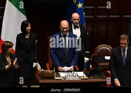 221014 -- ROME, le 14 octobre 2022 -- le président nouvellement élu de la chambre basse du Parlement italien Lorenzo Fontana C est vu à la chambre basse du Parlement italien à Rome, Italie, le 14 octobre 2022. Lorenzo Fontana, ministre à deux reprises d'un parti susceptible d'être membre junior de la prochaine coalition gouvernementale italienne, a été choisi vendredi comme président de la chambre basse du Parlement italien. La sélection de Fontana en tant que président de la Chambre des députés a suivi celle de Ignazio la Russa jeudi à la présidence du Sénat, la chambre haute du Parlement. Photo de /Xinhua ITALY-ROME-TWO H. Banque D'Images