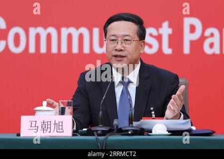 221020 -- PÉKIN, le 20 octobre 2022 -- Ma Zhaoxu, vice-ministre au ministère des Affaires étrangères, prend la parole lors d'une conférence de presse à Pékin, capitale de la Chine, le 20 octobre 2022. Le centre de presse pour le 20e Congrès national du Parti communiste chinois PCC a accueilli jeudi la conférence de presse sur le sujet sous la direction de Xi Jinping Thought on Diplomacy, Forge Ahead et Strive to Breaking New Ground pour la diplomatie des grands pays avec des caractéristiques chinoises. Shen Beili, vice-ministre du Département international du Comité central du PCC, a également assisté à la conférence de presse. Congrès CPC Banque D'Images