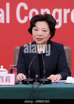 221020 -- PÉKIN, le 20 octobre 2022 -- Shen Beili, vice-ministre du Département international du Comité central du Parti communiste chinois du PCC, prend la parole lors d'une conférence de presse à Pékin, capitale de la Chine, le 20 octobre 2022. Le centre de presse du 20e Congrès national du PCC a accueilli jeudi la conférence de presse sur le sujet sous la direction de Xi Jinping Thought on Diplomacy, Forge Ahead et Strive to Break New Ground pour la diplomatie des grands pays avec des caractéristiques chinoises. Ma Zhaoxu, vice-ministre du ministère des Affaires étrangères, a également assisté à la conférence de presse. CPC CongressCHINA- Banque D'Images