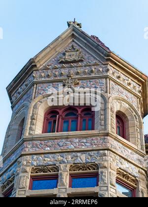 Vertical : détail de l'historique palais épiscopal à Galveston Island, Texas. il a été construit en 1892. Banque D'Images